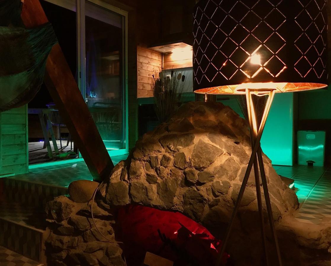 Villa Shangri-La At Concepts En Barousse Créchets Εξωτερικό φωτογραφία